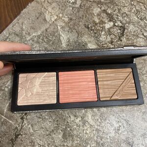 MAC Holiday Shiny Pretty Things Face Palette Fair String Lights Sweater Weather.